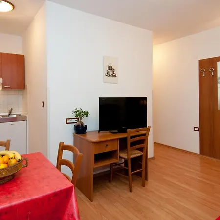 Apartment And Liburnija