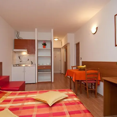 Apartment And Liburnija