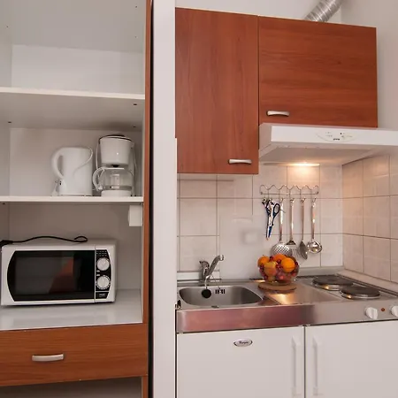 Apartment And Liburnija *