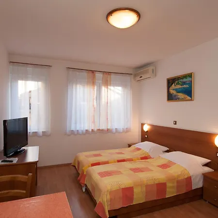 And Liburnija Apartment *